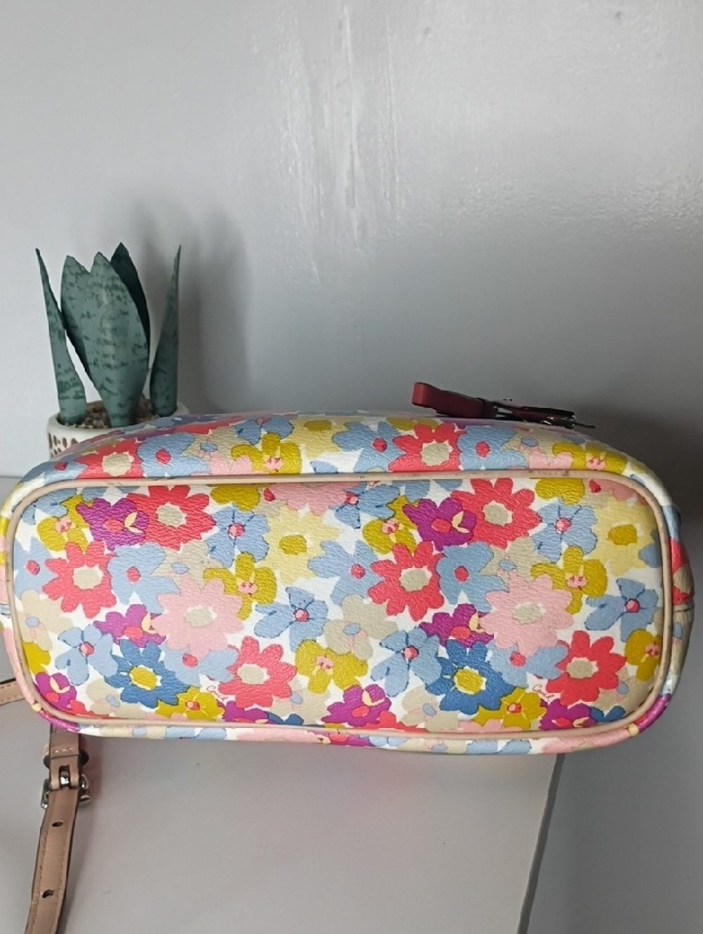 Coach Heritage Floral Print City Tote Crossbody  style number F28908. - Picture 7 of 11